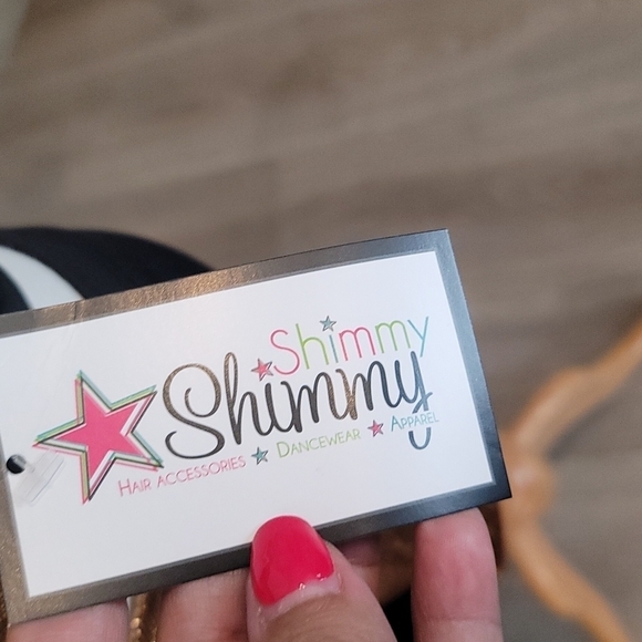 Shimmy Shimmy Inc Crop Top & Short Set - Picture 6 of 7